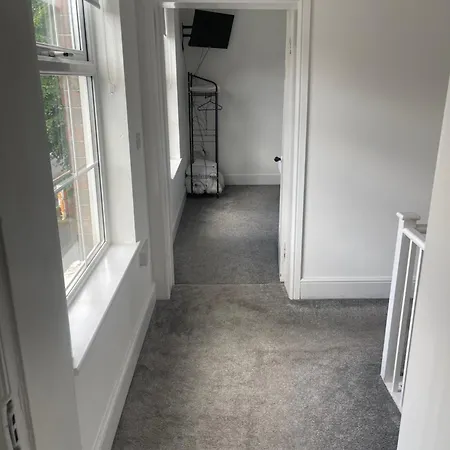 2 Bed Apartment Complete With Bedding And Towels Wellington  Exterior photo