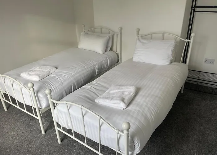 2 Bed Apartment Complete With Bedding And Towels